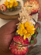 Load image into Gallery viewer, Sage smudge stick - straw flower(1)
